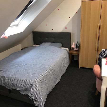 2 X Double Rooms In Cheam Kültér fotó
