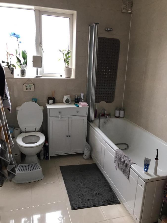 2 X Double Rooms In Cheam Kültér fotó
